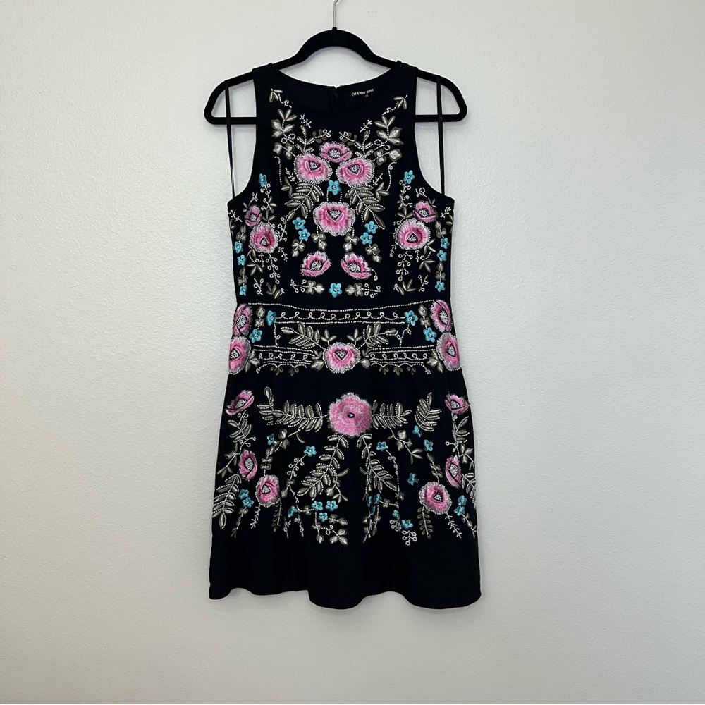 Gianni Bini woman’s Floral embroidered beaded stunning dress sz 10